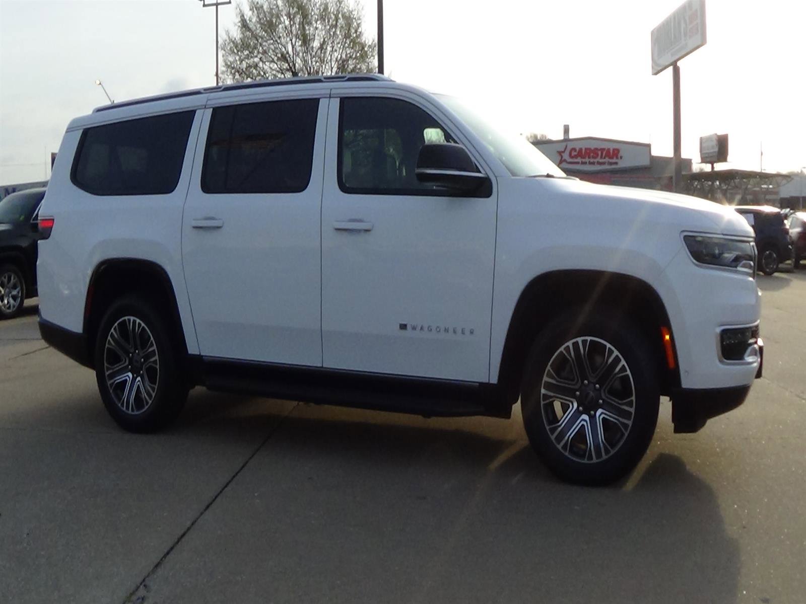 Certified 2025 Jeep Wagoneer L 4WD image 5