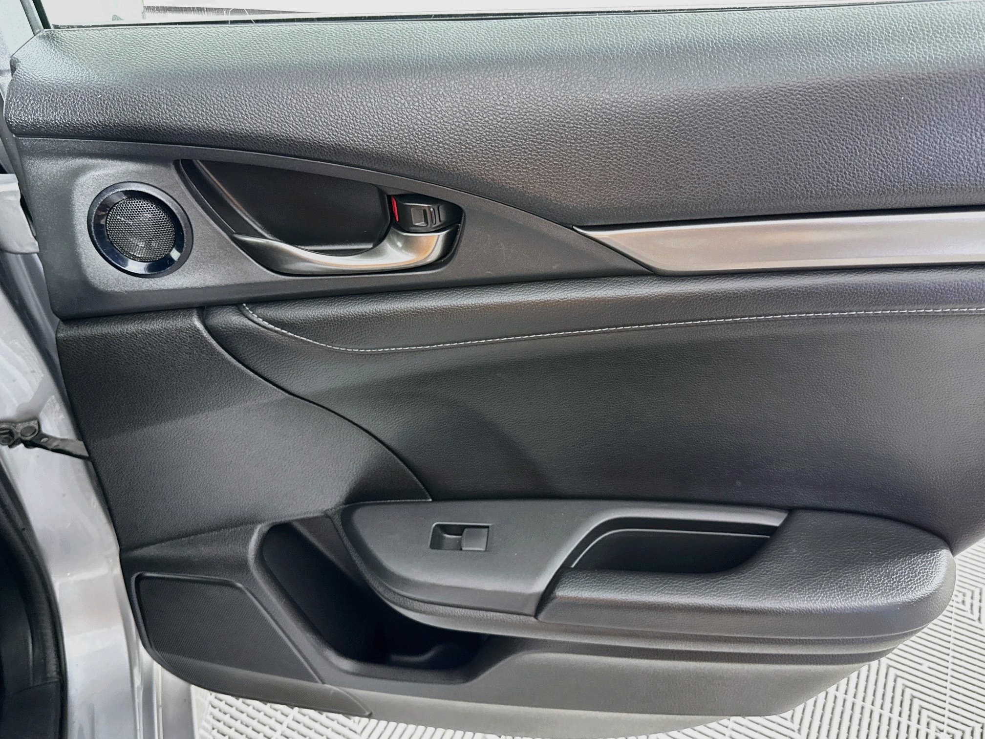 Used 2017 Honda Civic EX-L image 26