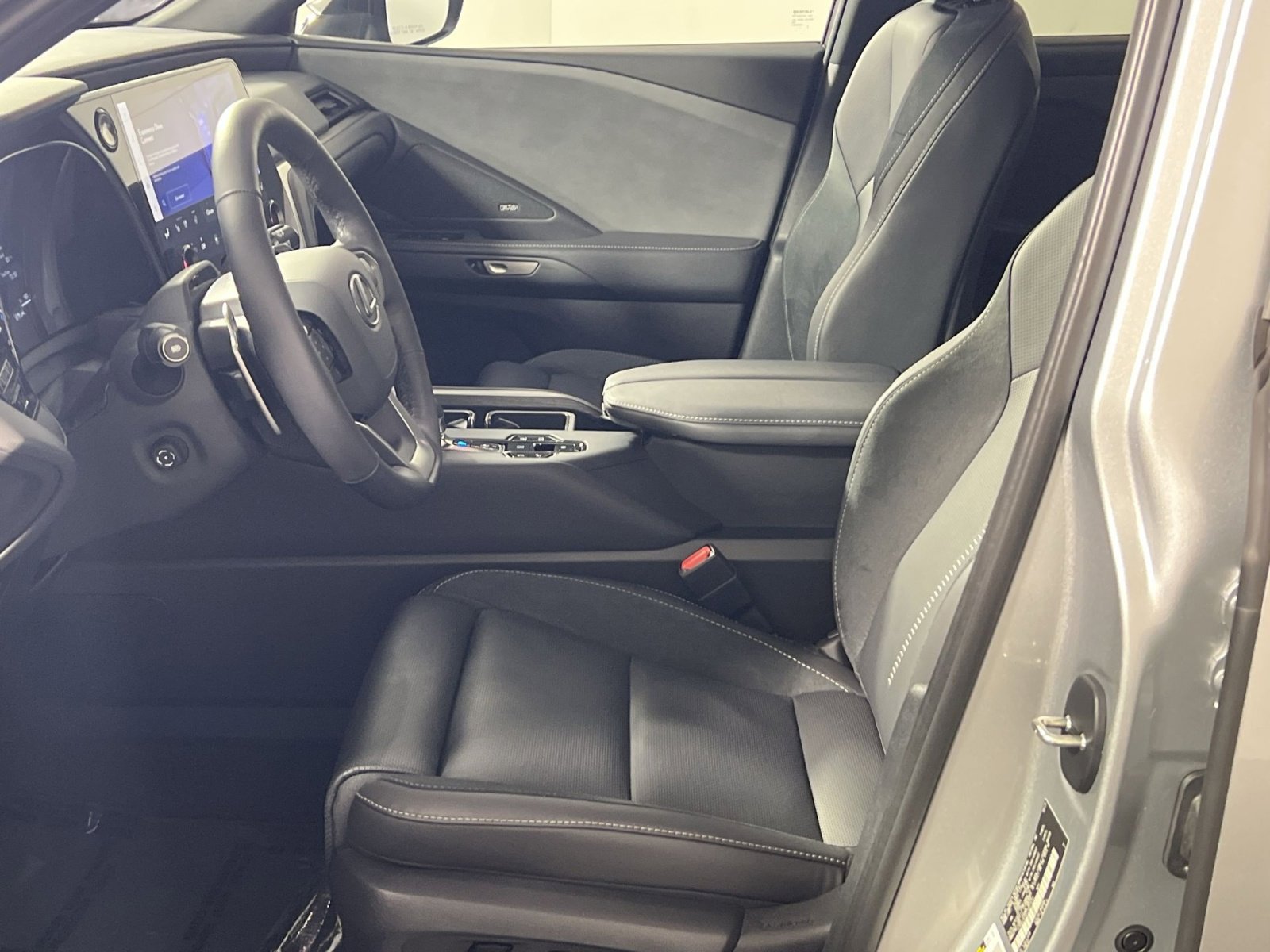 Used 2026 Lexus TX 550h AWD Plug-In Hybrid image 13