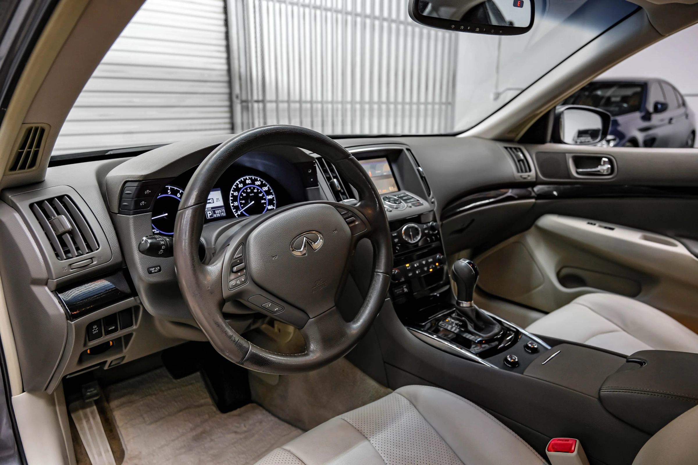 Used 2015 INFINITI Q40 image 3