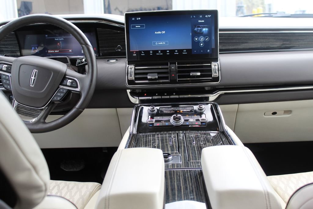 Used 2022 Lincoln Navigator L Black Label AWD/4WD image 10