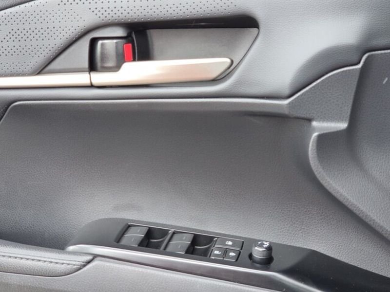 Used 2025 Toyota Camry XSE FWD image 29