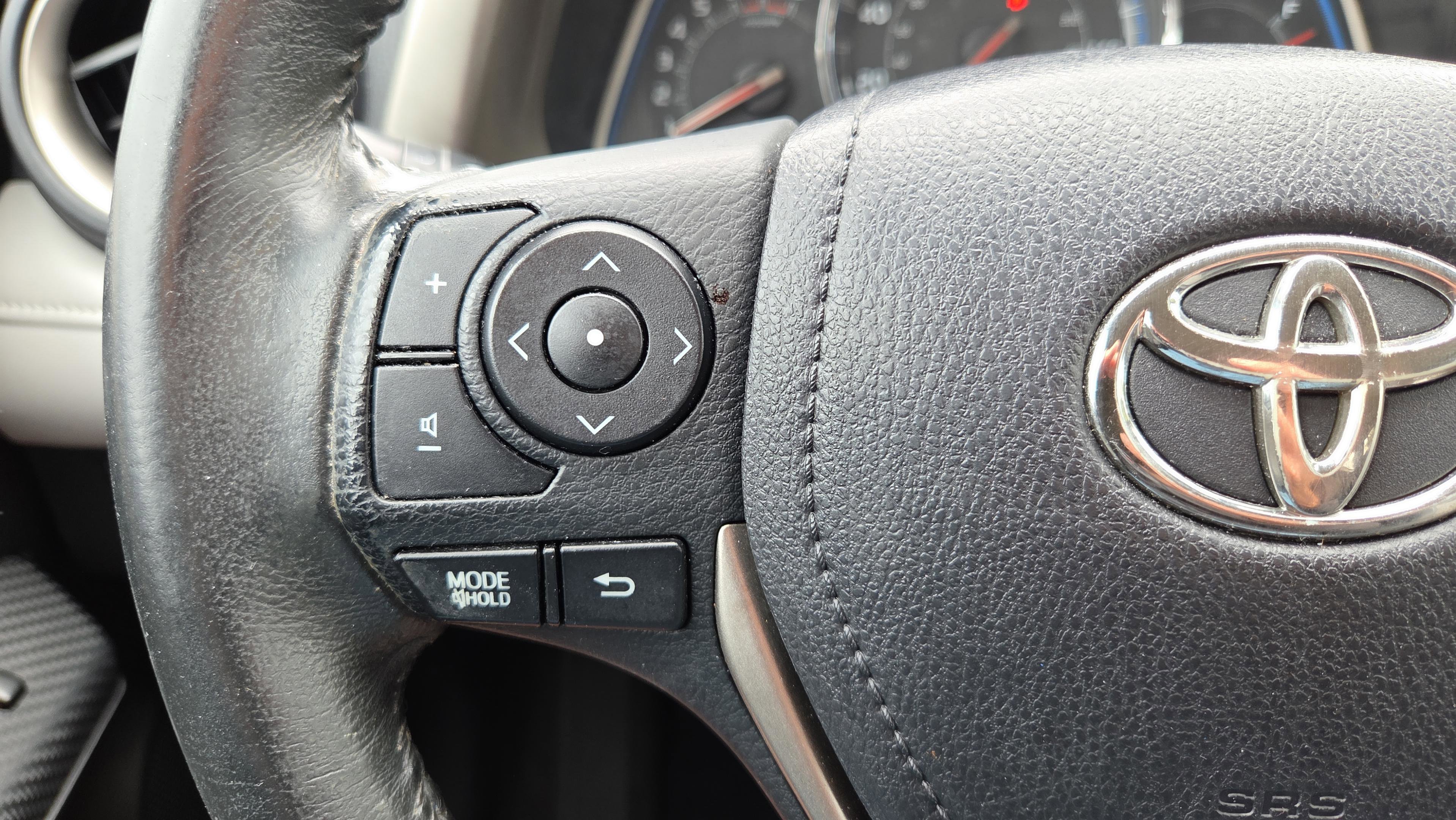 Used 2015 Toyota RAV4 Limited image 26