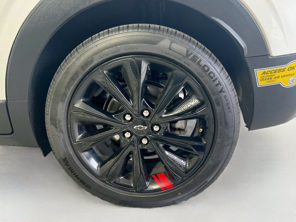 Used 2023 Chevrolet Bolt EUV Premier w/ Sun & Sound Package FWD image 31