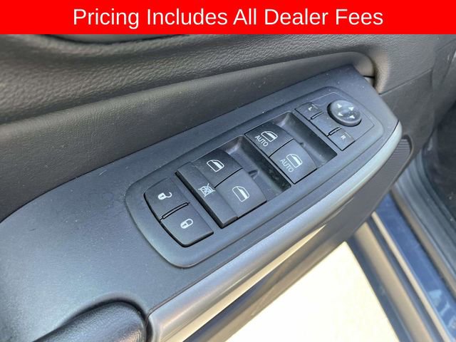 Used 2020 Jeep Cherokee Latitude w/ Cold Weather Group AWD/4WD image 18
