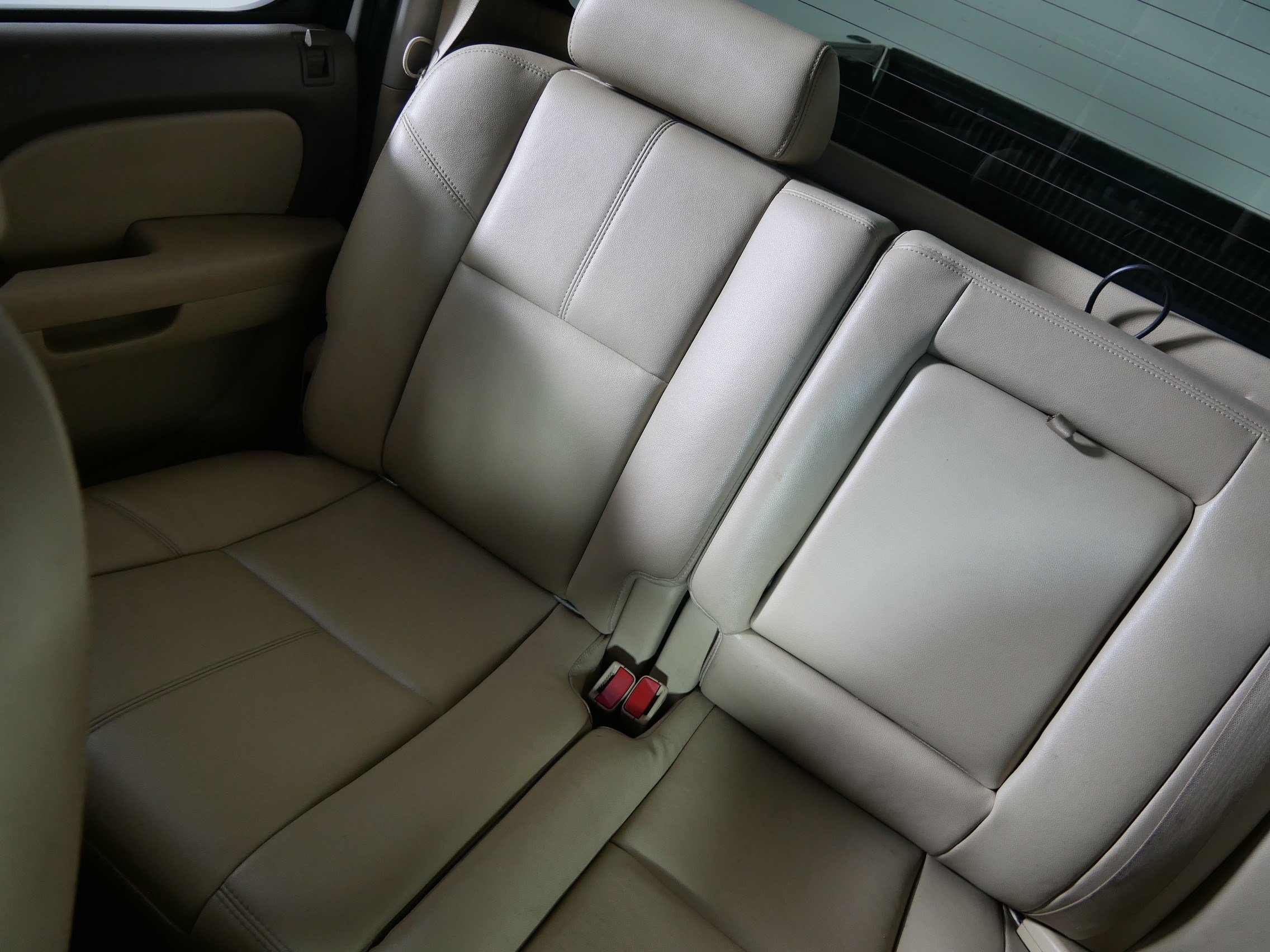 Used 2013 Chevrolet Silverado 1500 LTZ w/ LTZ White Diamond Edition AWD/4WD image 12