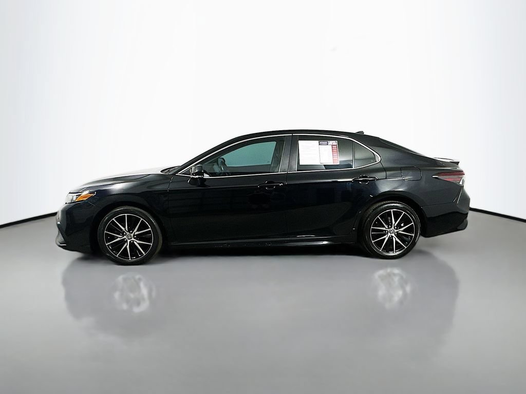 Used 2024 Toyota Camry SE FWD image 5