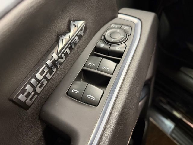 Used 2023 Chevrolet Silverado 1500 High Country w/ Technology Package image 15