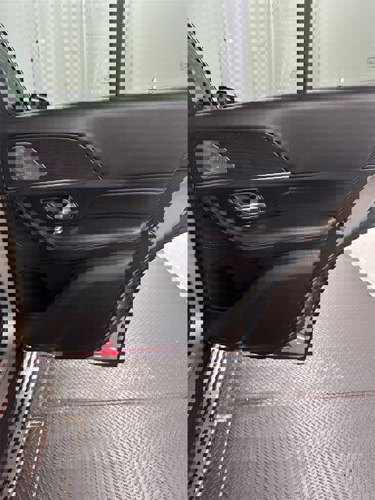 Used 2020 Mercedes-Benz GLE 350 4MATIC image 38