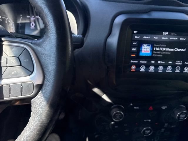 Used 2018 Jeep Renegade Latitude w/ Cold Weather Group AWD/4WD image 15