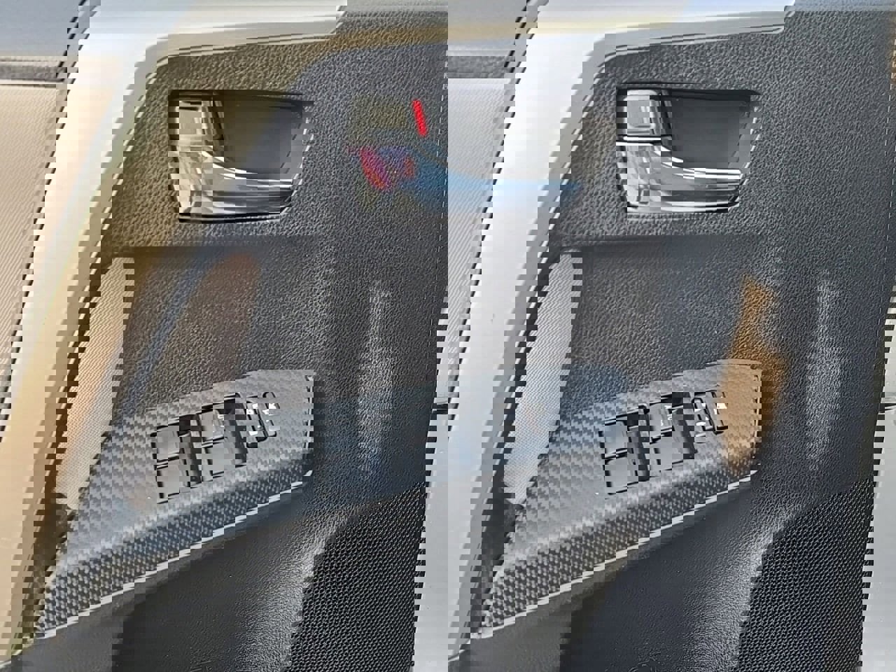 Used 2015 Toyota RAV4 XLE image 12