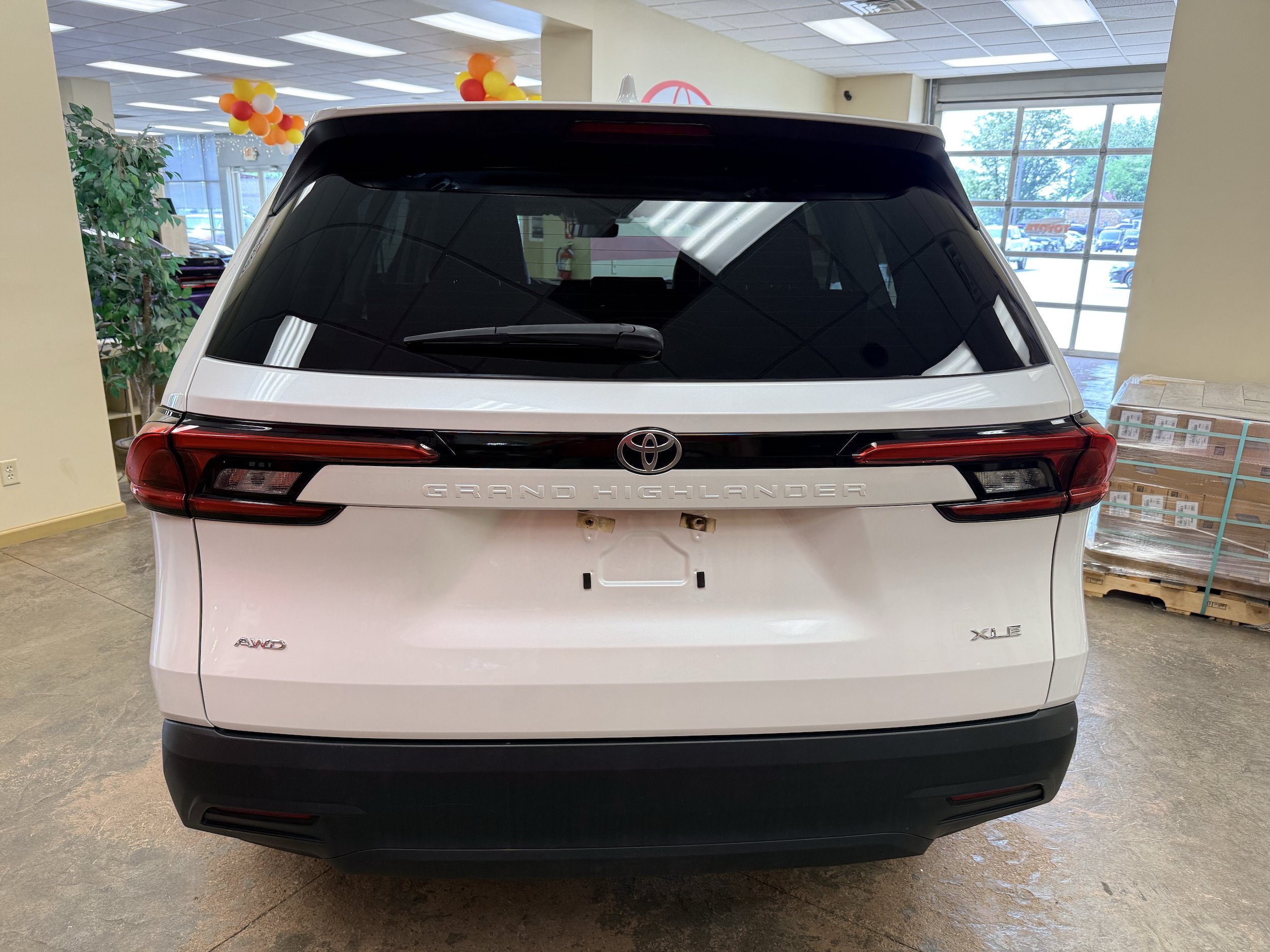 Used 2024 Toyota Grand Highlander AWD image 12