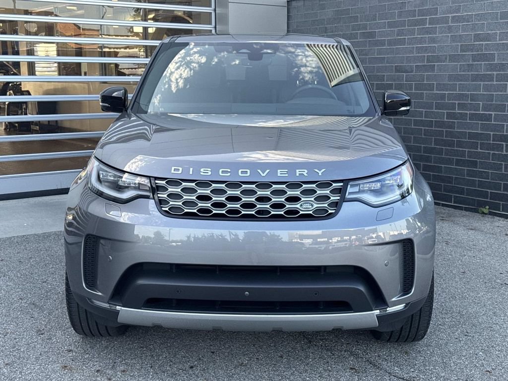 Certified 2025 Land Rover Discovery S AWD/4WD image 2