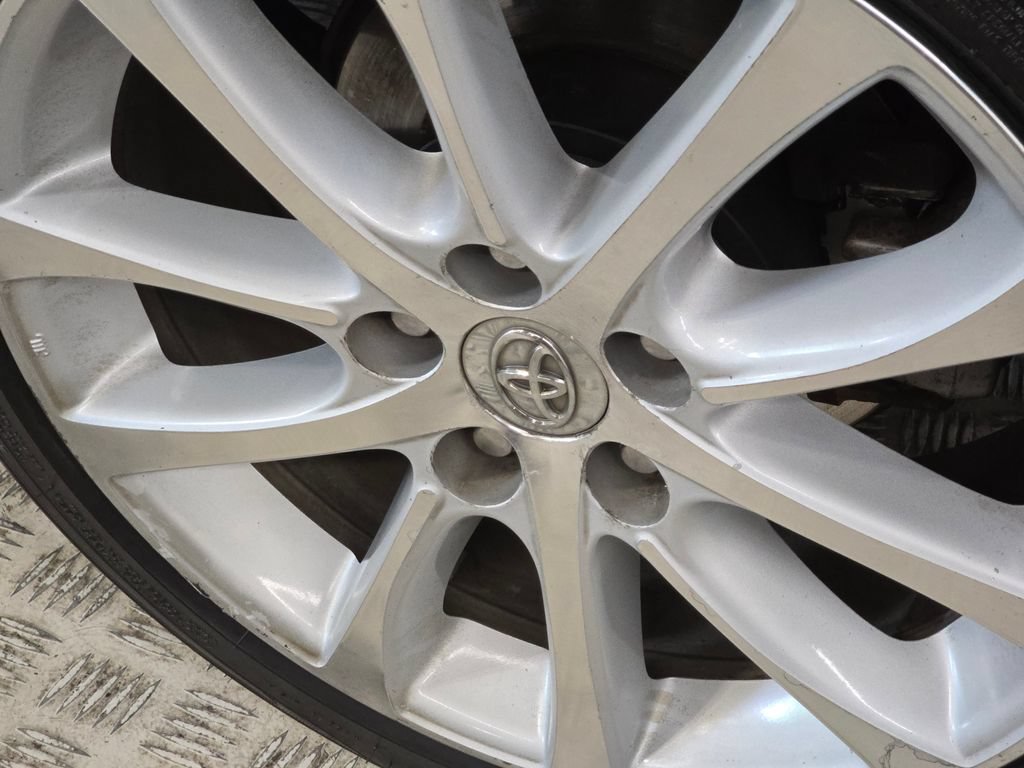 Used 2014 Toyota Avalon Limited FWD image 12
