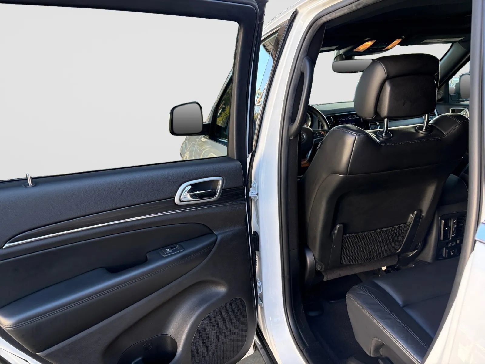 Used 2020 Jeep Grand Cherokee Limited AWD/4WD image 14