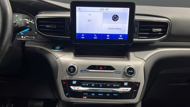 Used 2021 Ford Explorer XLT w/ XLT Sport Appearance Package image 12