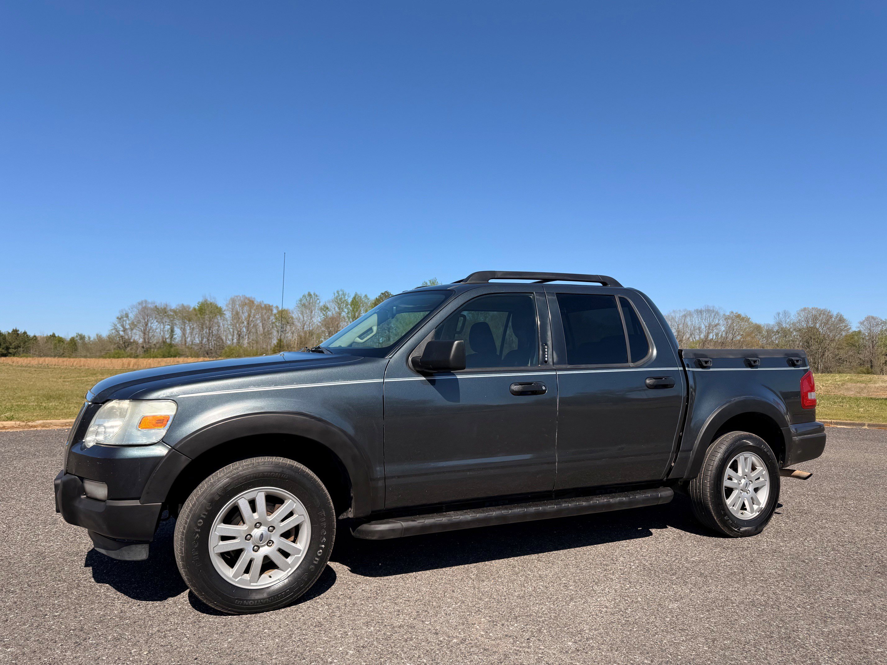 Used 2010 Ford Explorer Sport Trac XLT image 1