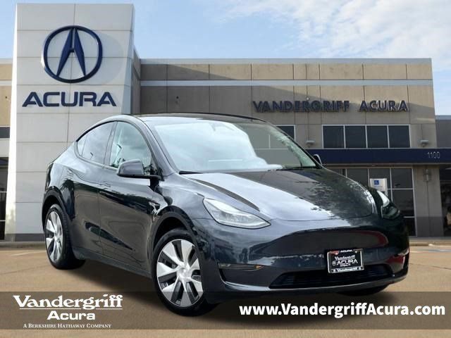 Used 2024 Tesla Model Y Long Range AWD/4WD image 1