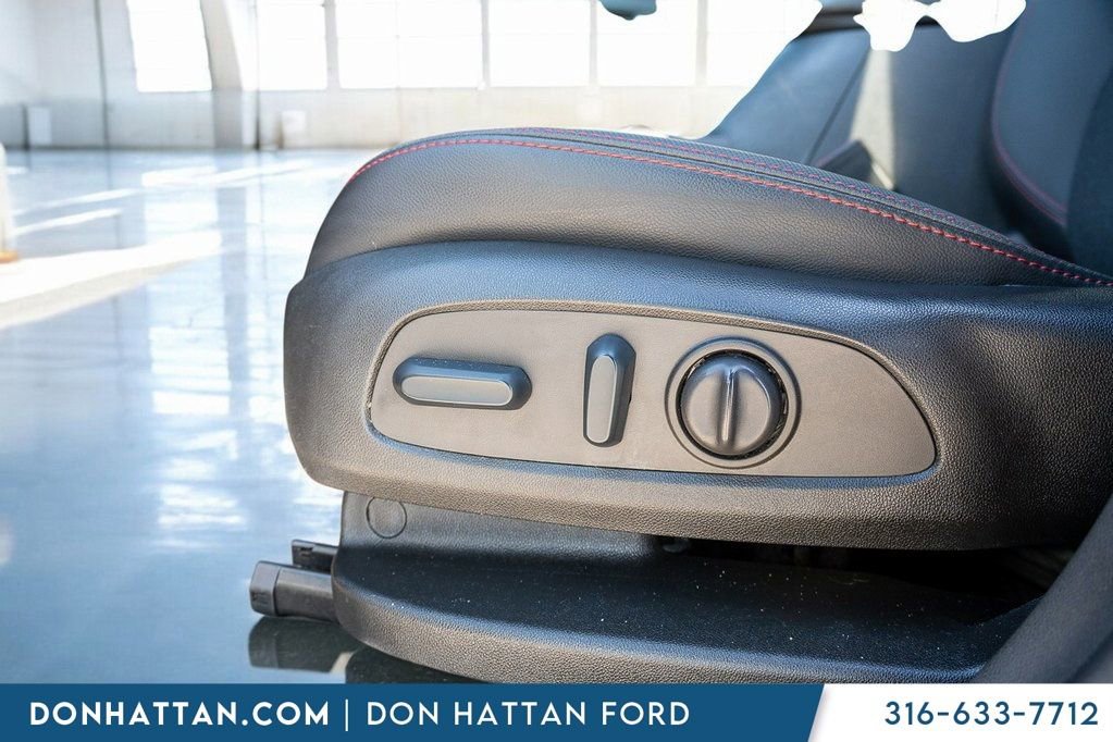 Used 2022 Chevrolet Equinox RS w/ LPO, Floor Liner Package image 17