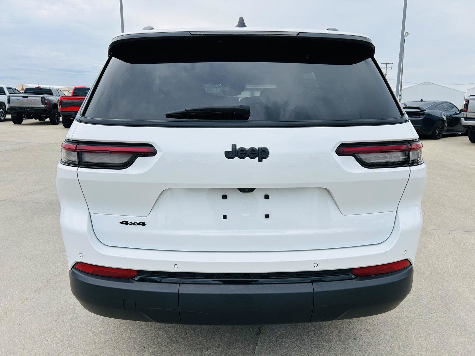 Used 2023 Jeep Grand Cherokee L Laredo AWD/4WD image 40