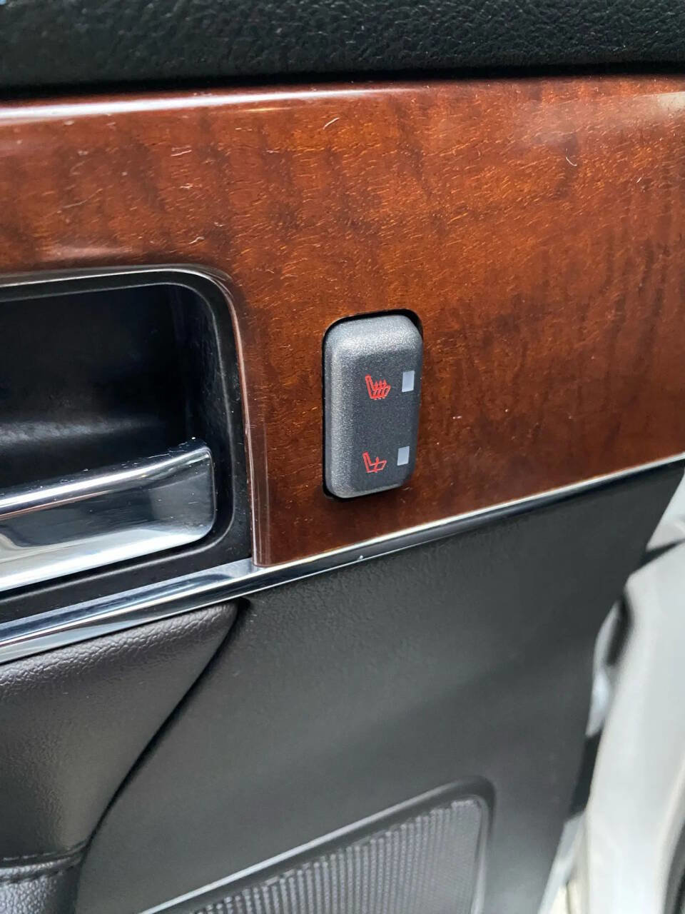 Used 2013 Lincoln MKX FWD image 25