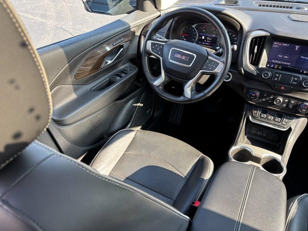 Used 2020 GMC Terrain Denali w/ Denali Premium Package FWD image 11