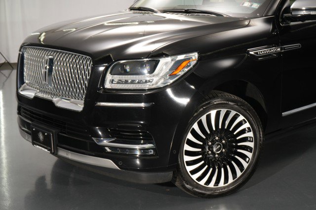 Used 2019 Lincoln Navigator Black Label AWD/4WD image 3