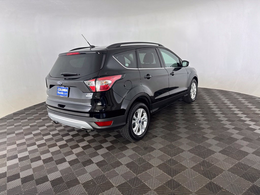 Used 2017 Ford Escape SE w/ Equipment Group 201A FWD image 5