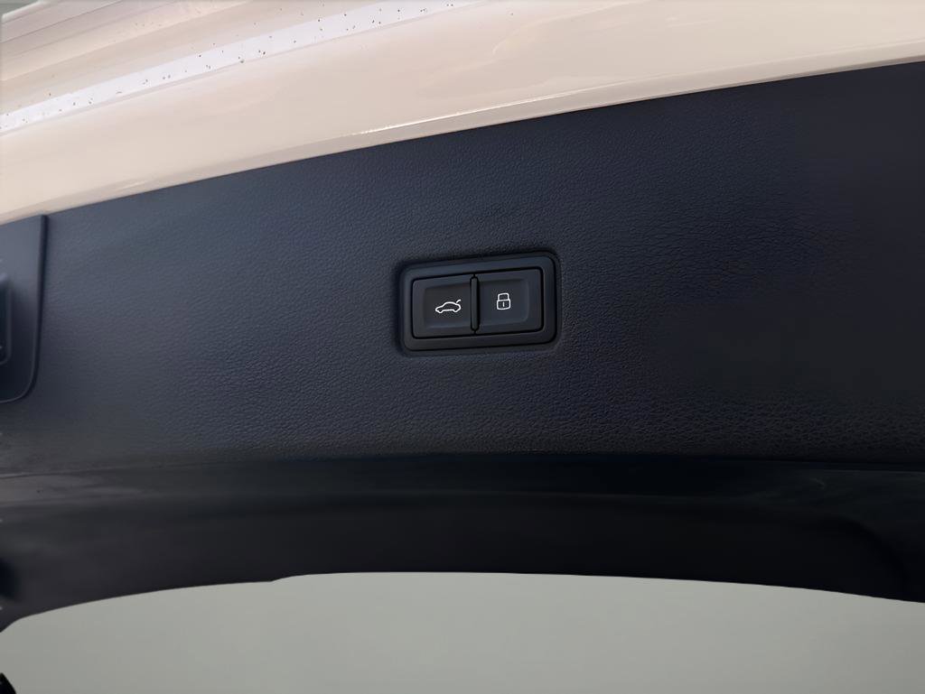 Used 2023 Audi Q8 Premium Plus AWD/4WD image 27