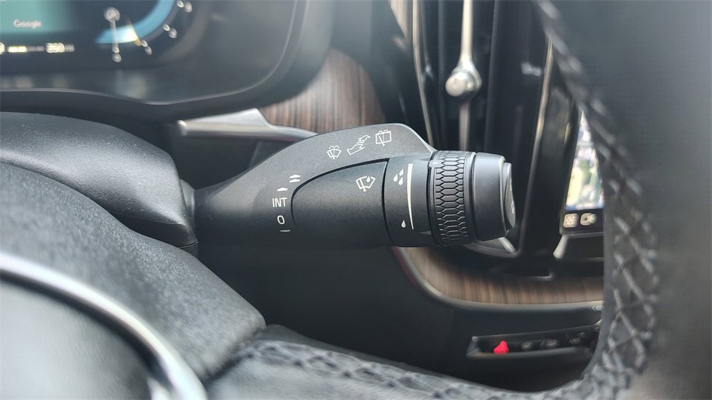 Certified 2023 Volvo XC60 B5 Plus w/ Climate Package image 17