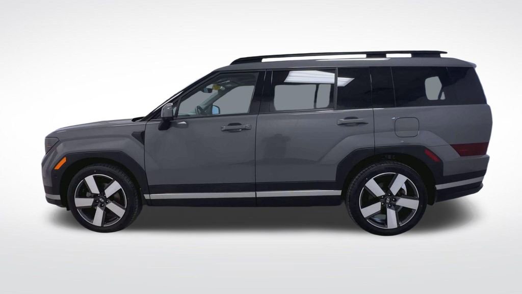 Used 2025 Hyundai Santa Fe Limited AWD/4WD image 5
