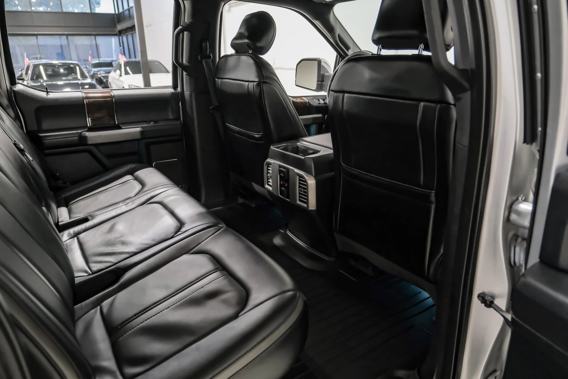 Used 2016 Ford F150 Platinum w/ Equipment Group 701A Luxury AWD/4WD image 45