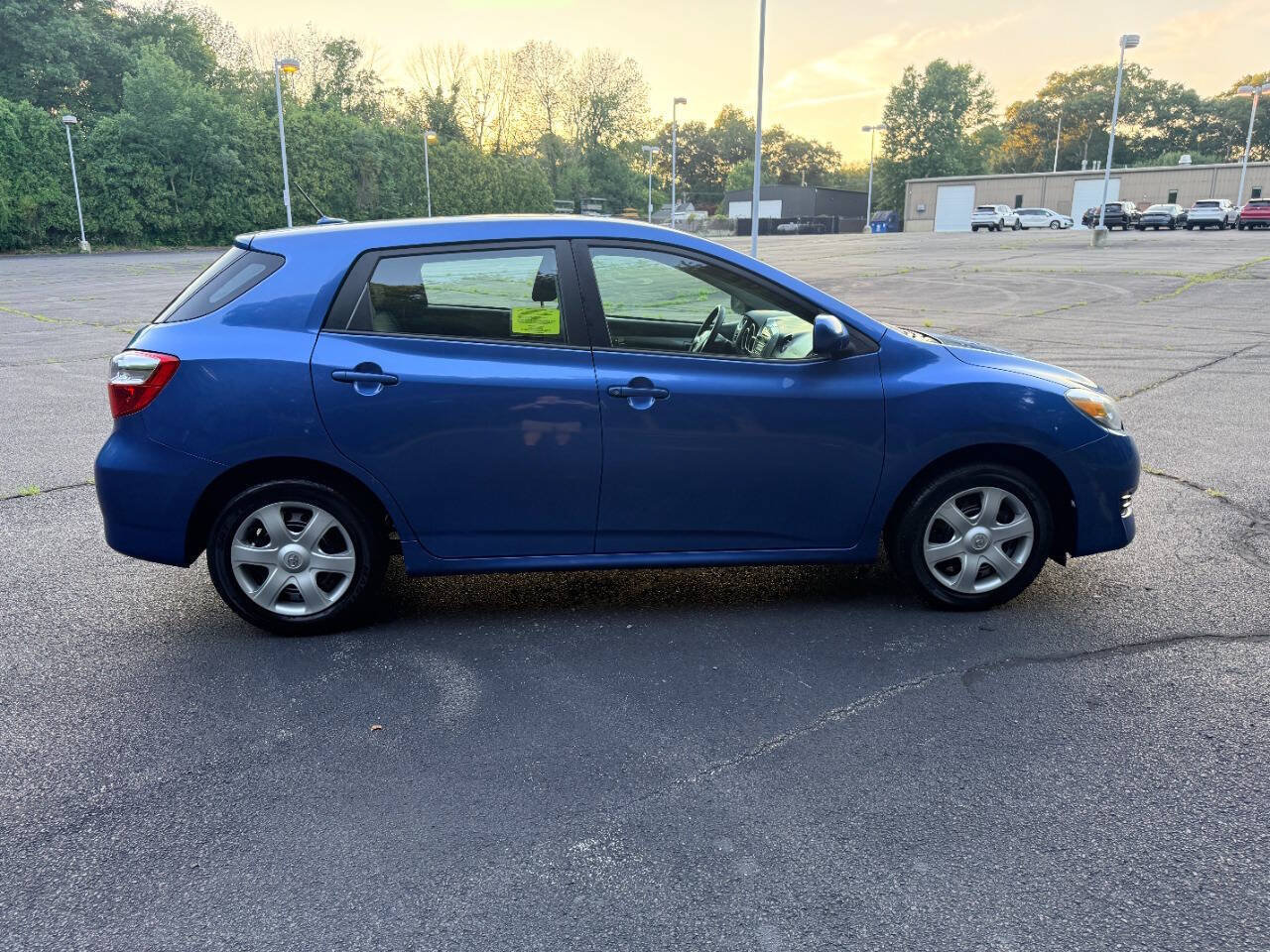 Used 2009 Toyota Matrix FWD image 4