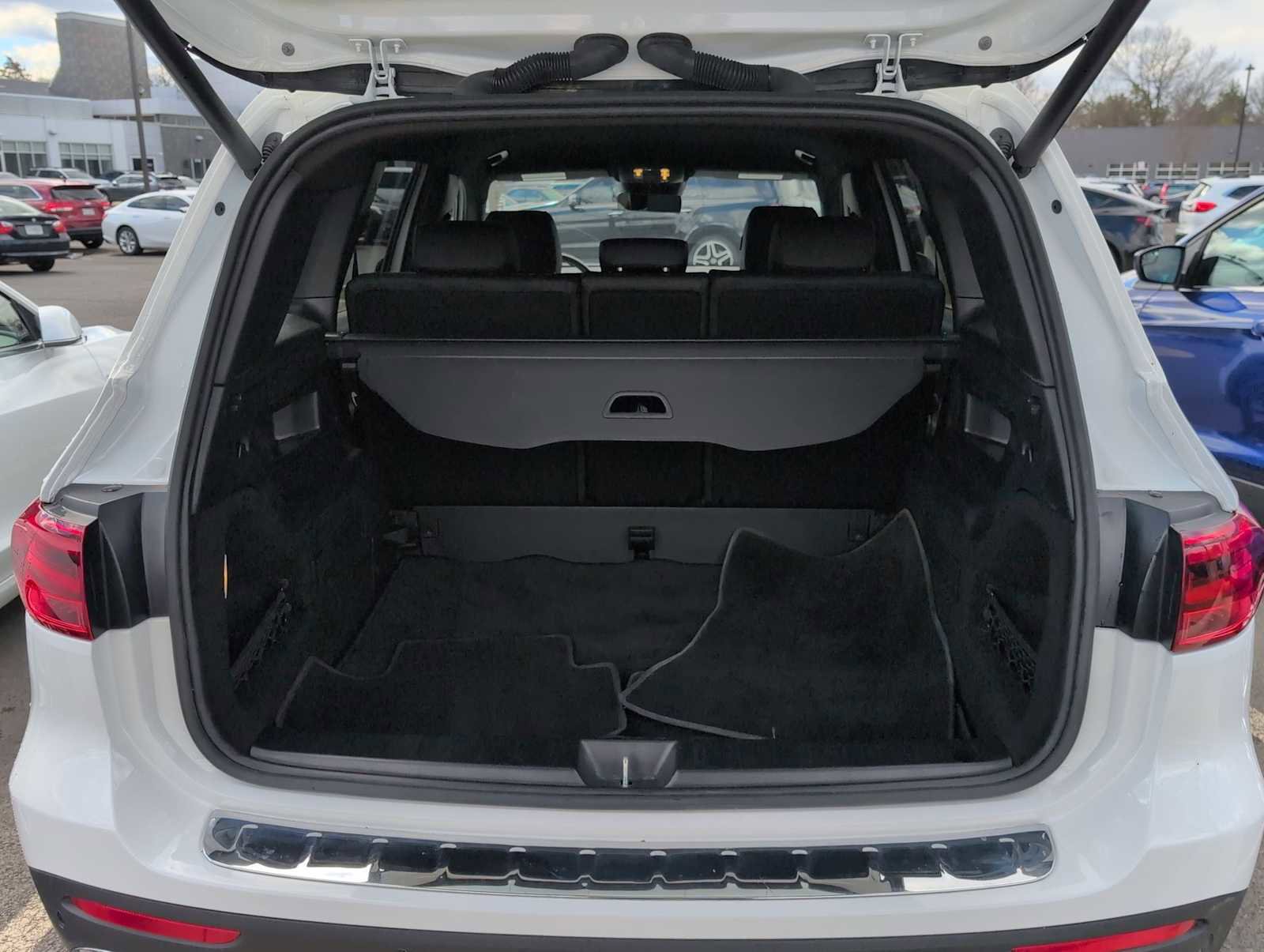 Used 2024 Mercedes-Benz GLB 250 4MATIC image 30