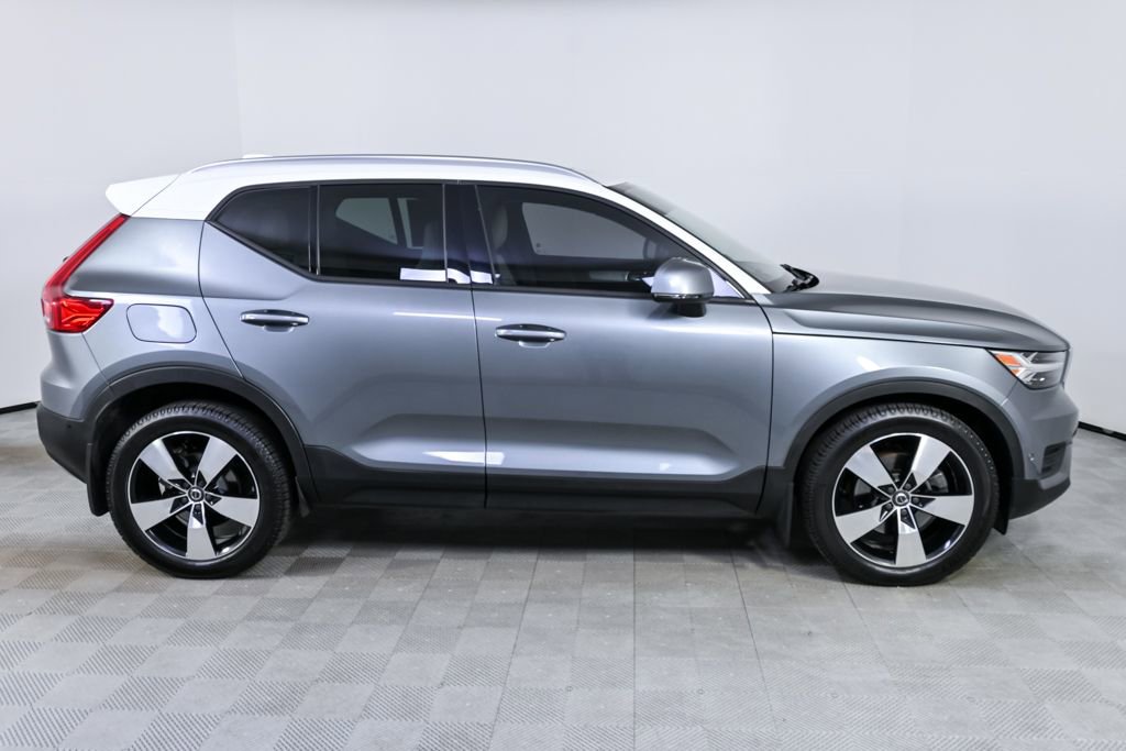 Used 2019 Volvo XC40 T5 Momentum image 26