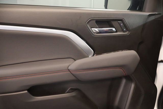 Used 2024 Chevrolet Colorado Z71 w/ Z71 Convenience Package 2 AWD/4WD image 9