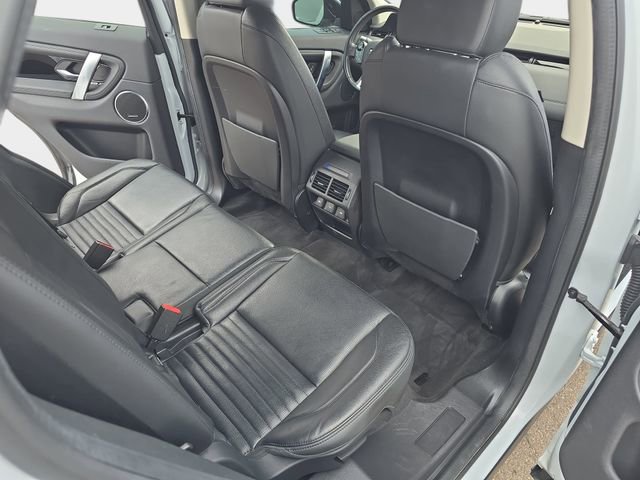 Used 2020 Land Rover Discovery Sport SE image 13