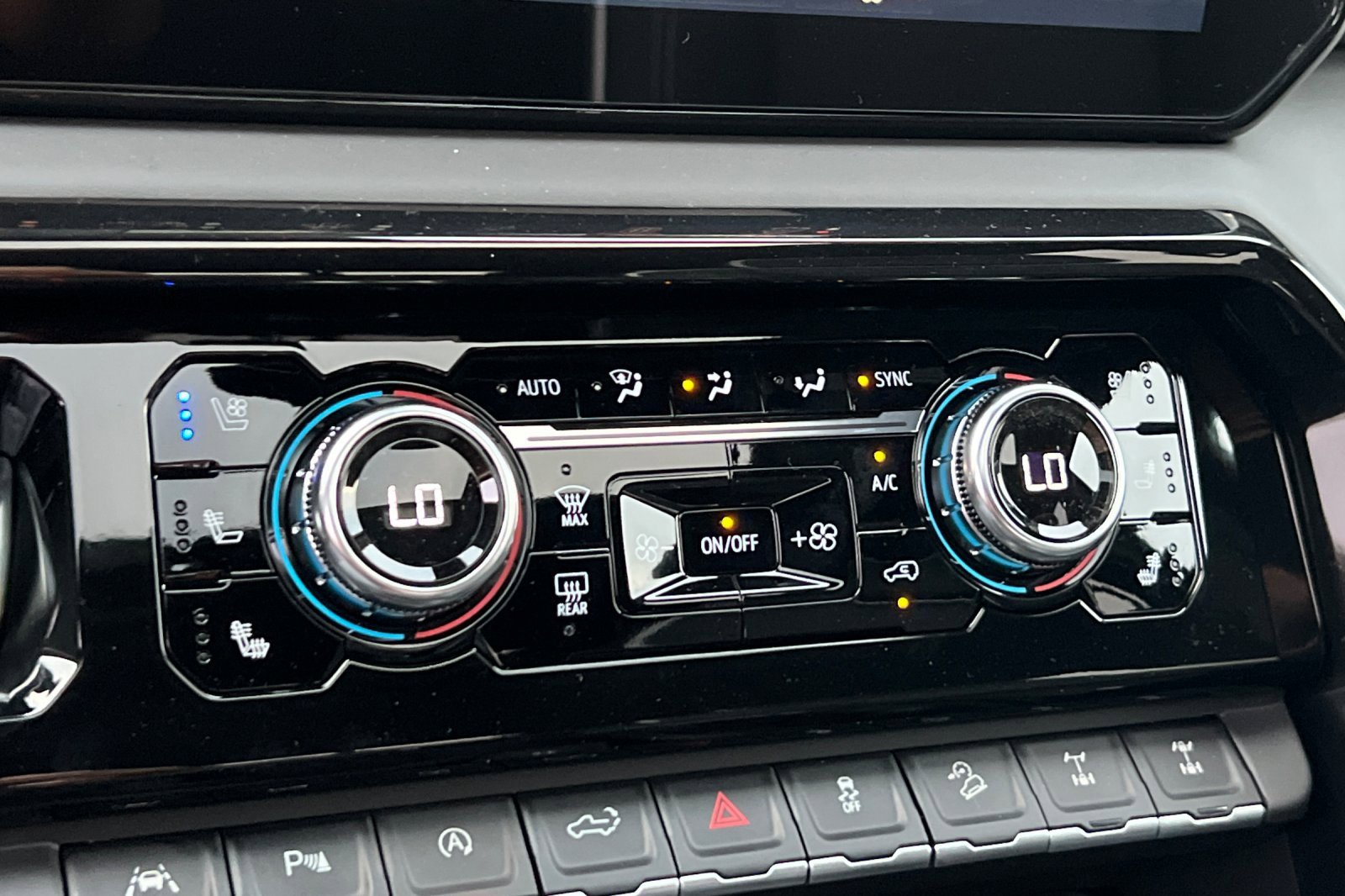 New 2026 GMC Sierra 1500 AT4X image 19