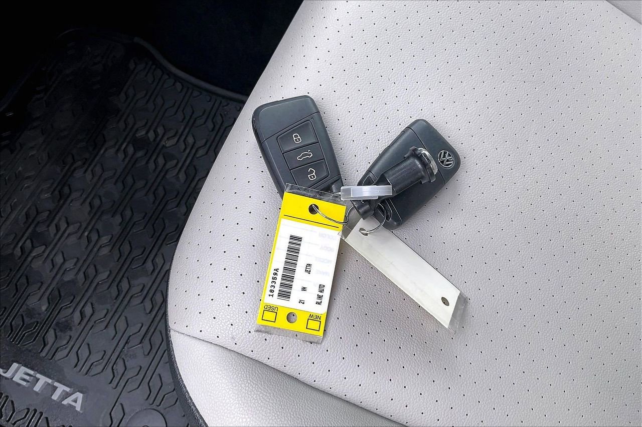 Used 2021 Volkswagen Jetta R-Line image 32