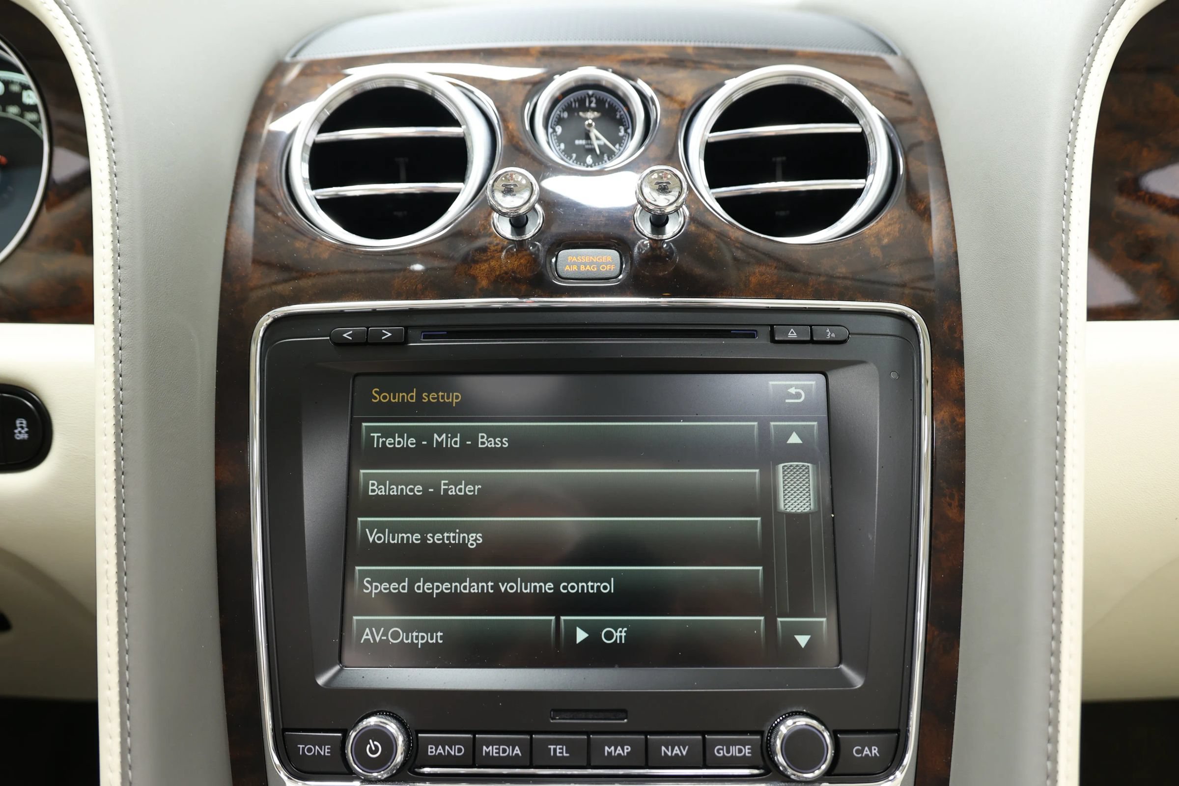 Used 2018 Bentley Flying Spur V8 AWD/4WD image 37