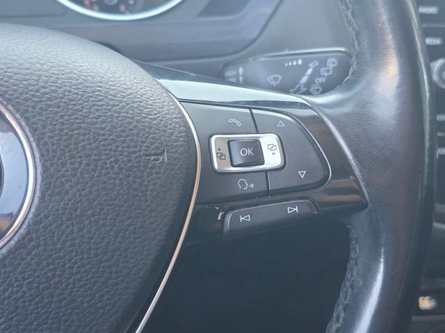 Used 2018 Volkswagen Tiguan SE FWD image 27