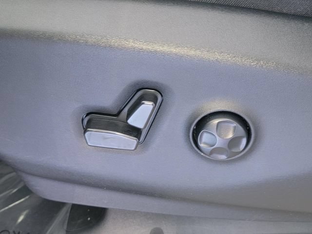Certified 2024 Chrysler Pacifica Touring-L FWD image 31