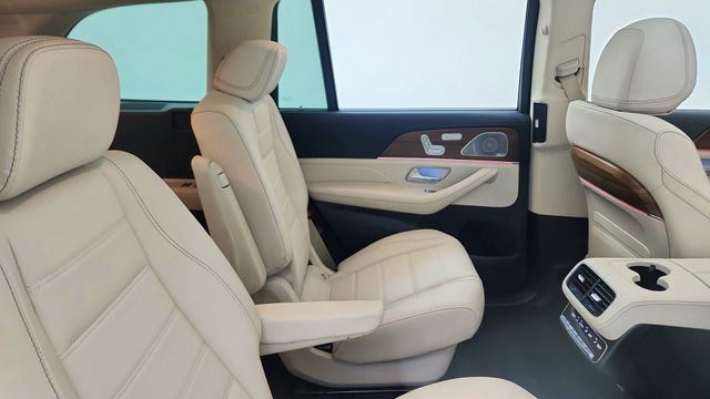 Used 2024 Mercedes-Benz GLS 450 4MATIC image 25