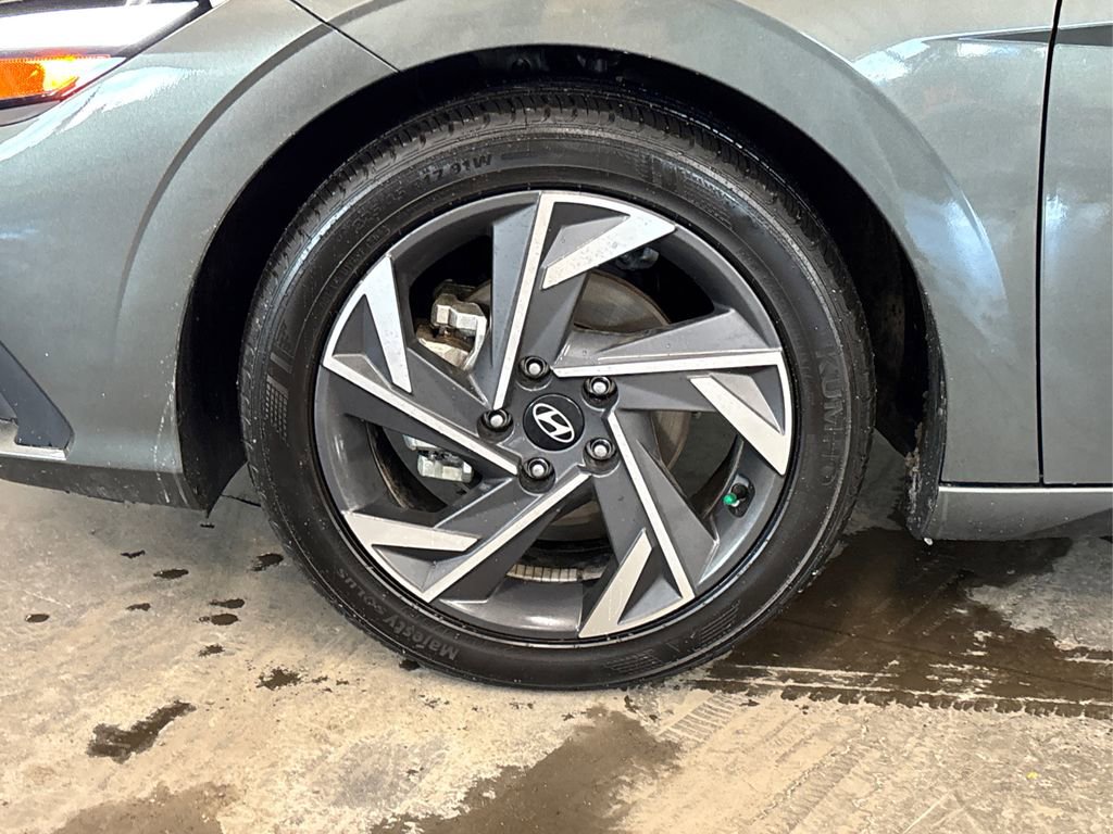 Certified 2025 Hyundai Elantra Sport image 14