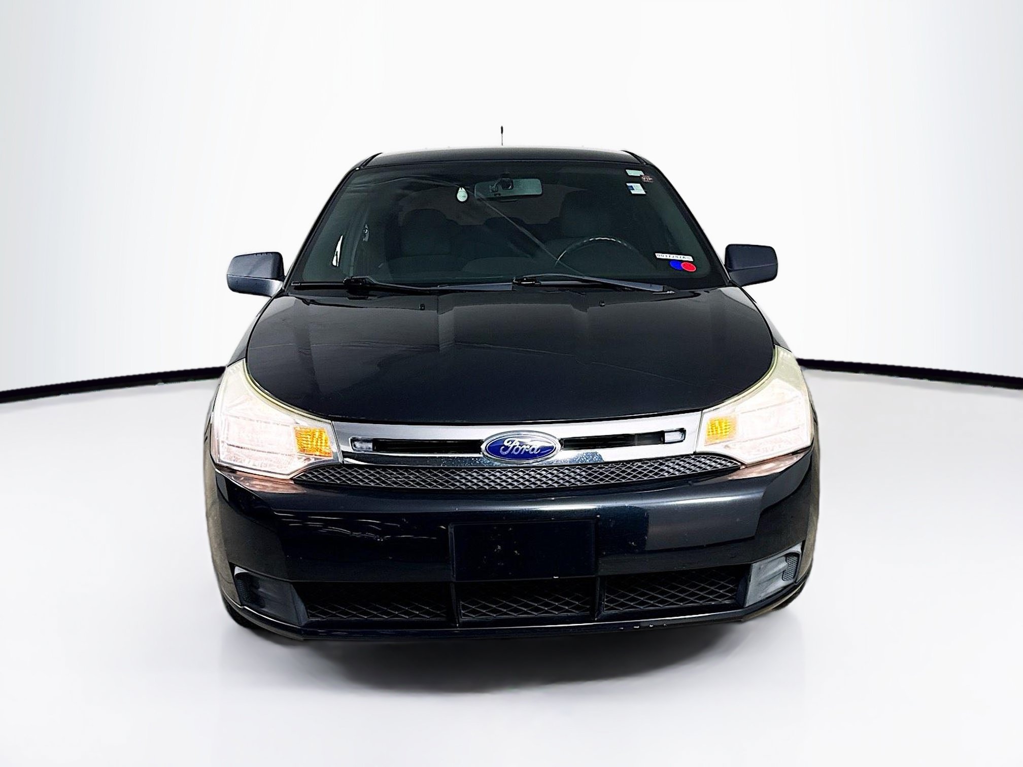 Used 2010 Ford Focus SE FWD image 3