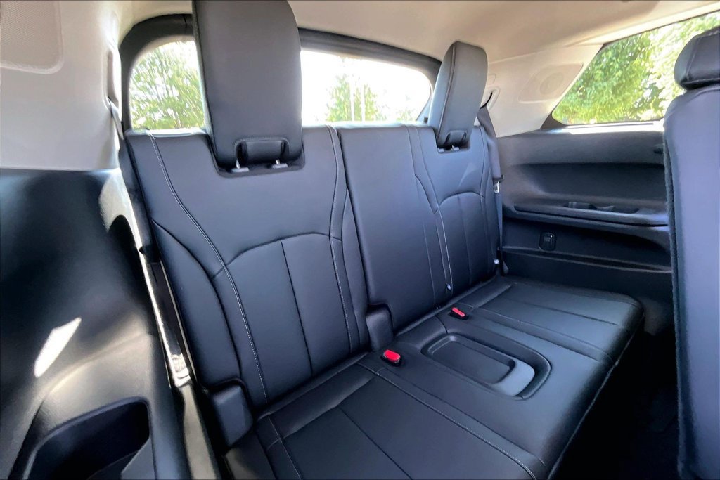 Certified 2027 INFINITI QX60 Luxe w/ Cargo Package AWD/4WD image 33