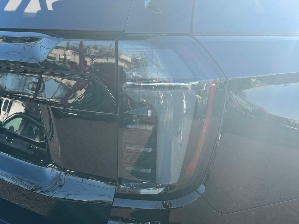 Used 2025 Chevrolet Tahoe High Country image 10