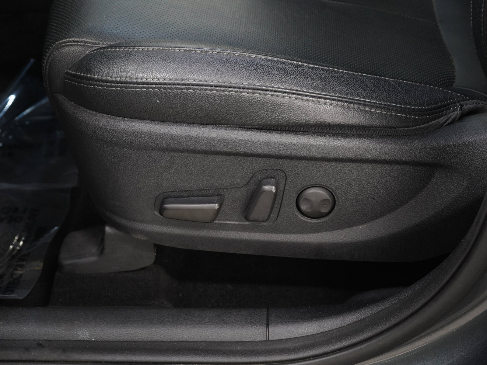 Used 2019 Hyundai Santa Fe Limited AWD/4WD image 23
