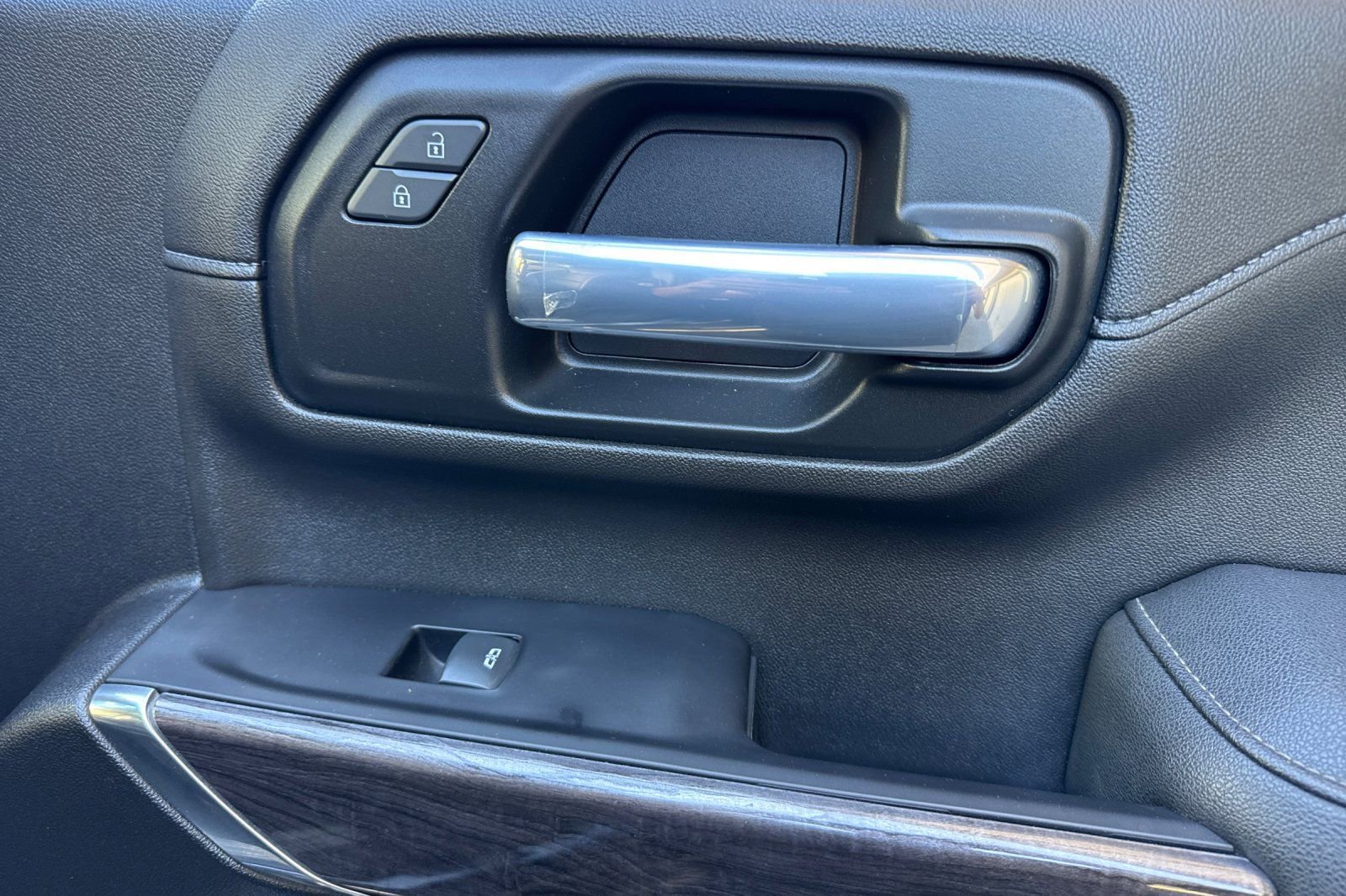 Used 2023 Chevrolet Silverado 2500 LTZ w/ LTZ Premium Package image 21