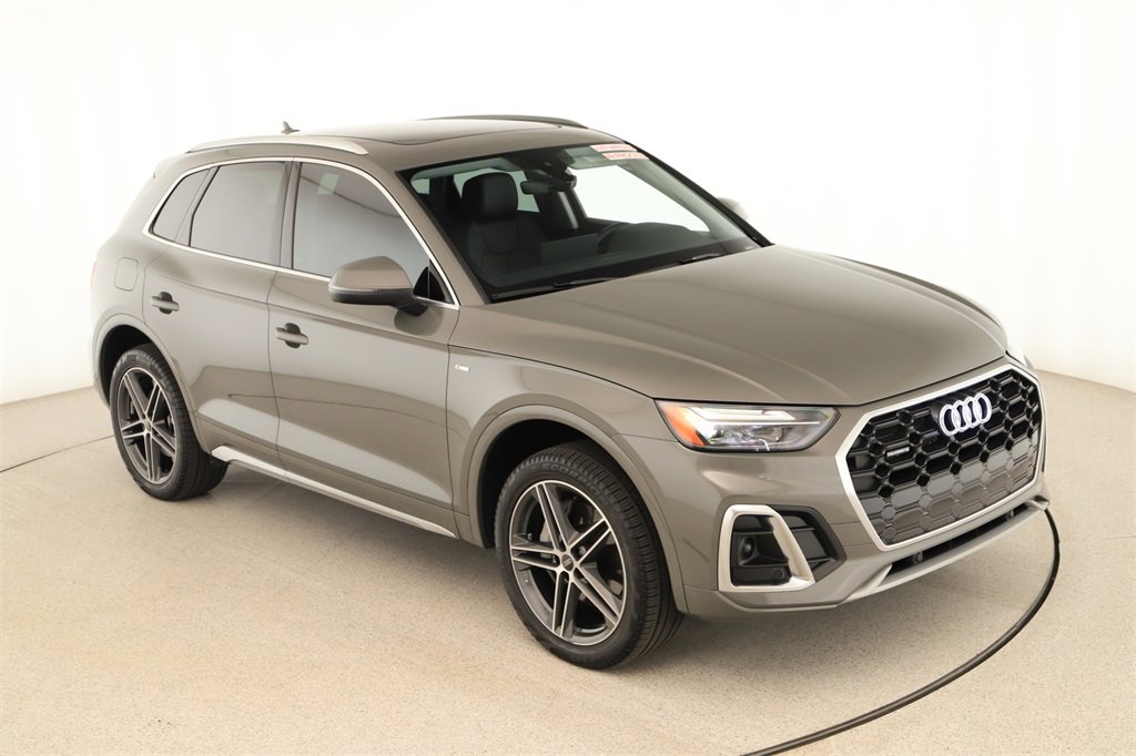 Used 2024 Audi Q5 e Premium w/ Convenience Package image 36